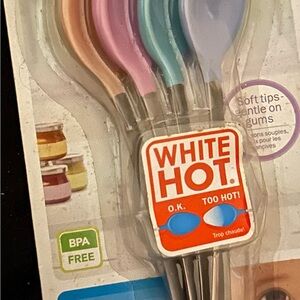 Munchkin White Hot Infant Spoons - Pink, Purple, Blue, Tan